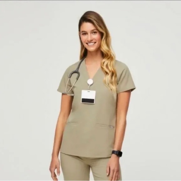 Figs Other - FIGS Casma  limited Edition color Three pocket scrub top in Sandstone